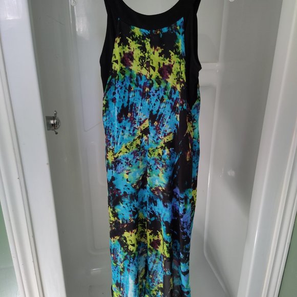 Laura Petite size 4 V-cut front dress, sleeveless multi color design - Picture 3 of 6